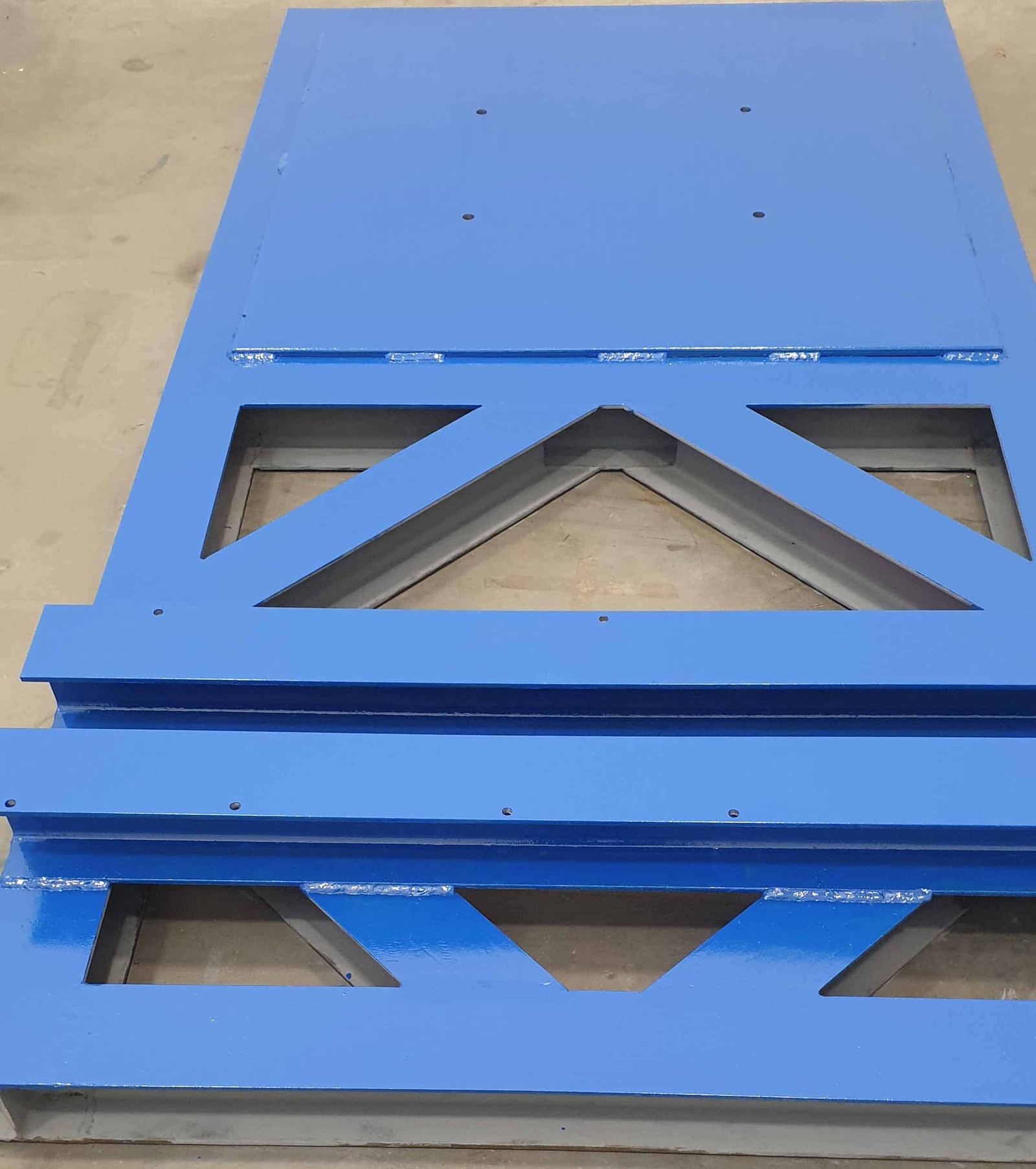 Robosurf autonomous mobile robot technology for surface work and spray painting base frame steel